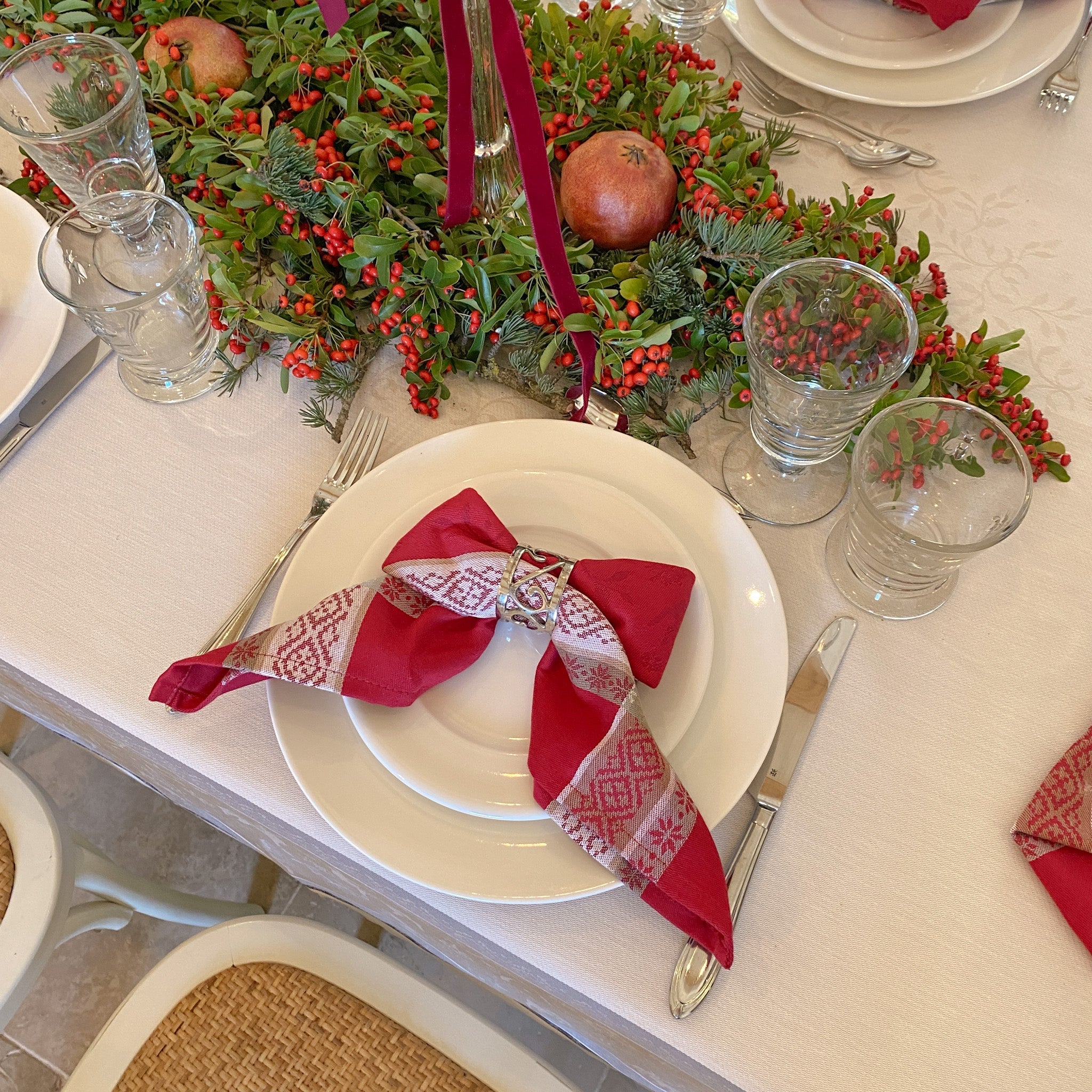 Ob für den Alltag oder besondere Anlässe – mit unseren französischen Stoffservietten verleihen Sie Ihrem gedeckten Tisch Eleganz und Raffinesse.